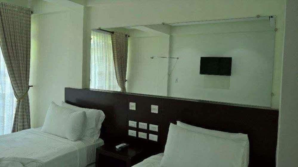 Boracay Midtown Hotel Balabag  Extérieur photo